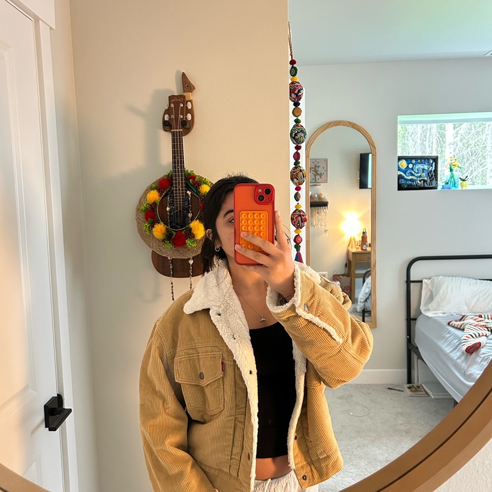 Levi’s corduroy coat cropped